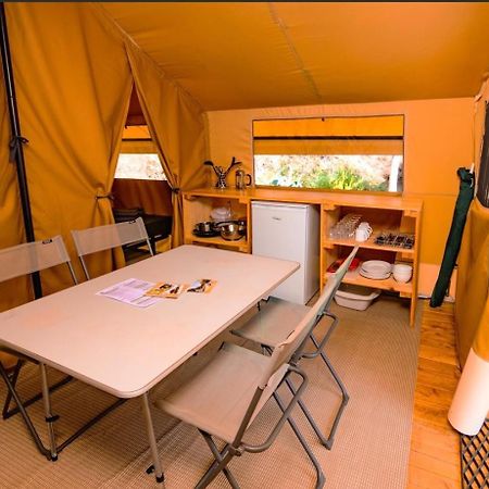 Camping Onlycamp Les Berges De L'Yonne Hotell Coulanges-sur-Yonne Exteriör bild